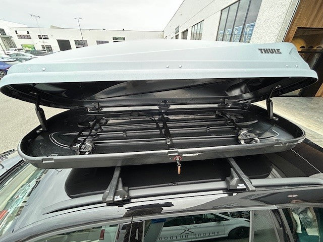 Thule dakkoffer Touring L - Grijs