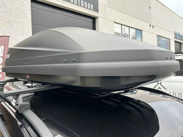 Thule dakkoffer Touring M- Zwart