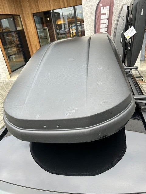 Thule dakkoffer Touring M- Zwart